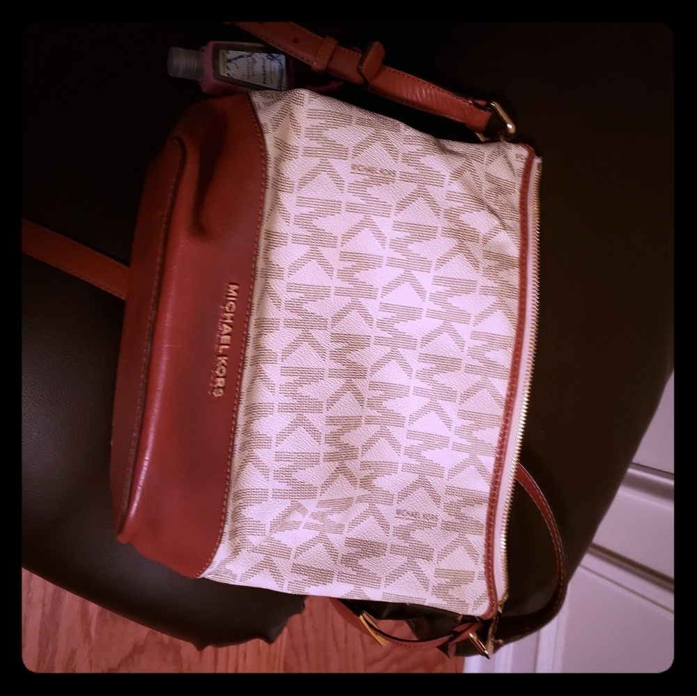 Michael Kors crossbody with dust bag